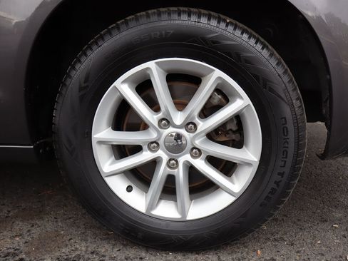 Used 2020 Dodge Grand Caravan SXT FWD image 37