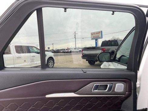 Used 2025 Ford Explorer Platinum w/ LUX Leather Package image 26