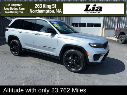 Used 2023 Jeep Grand Cherokee Altitude