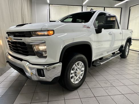 Certified 2024 Chevrolet Silverado 2500 LT AWD/4WD image 12