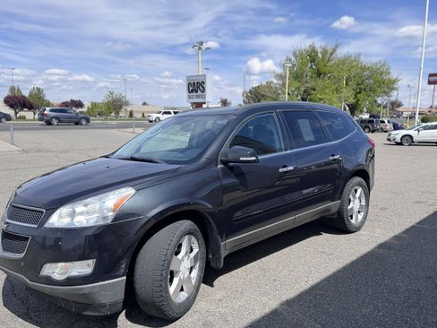 Used 2011 Chevrolet Traverse LT w/ Personal Connectivity Package AWD/4WD image 4