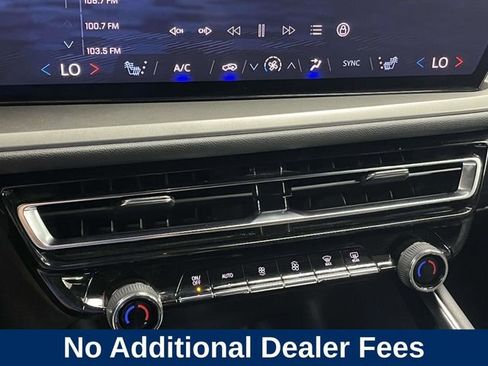 Used 2024 Chevrolet Traverse LT AWD/4WD image 34