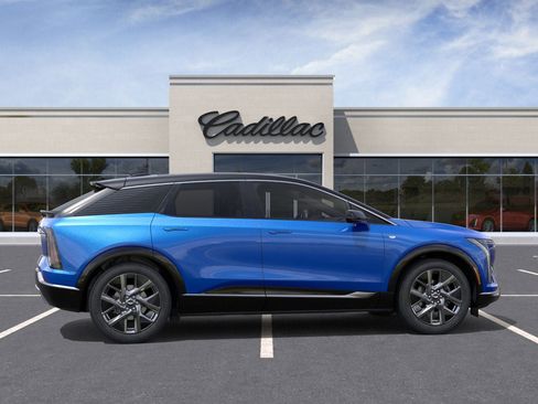 New 2026 Cadillac Optiq Luxury 1 image 5