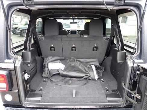 Used 2021 Jeep Wrangler Unlimited Willys image 6