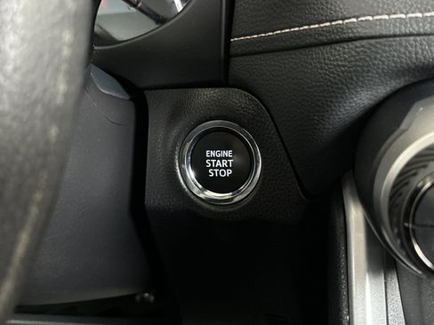 Used 2025 Toyota RAV4 XLE FWD image 20