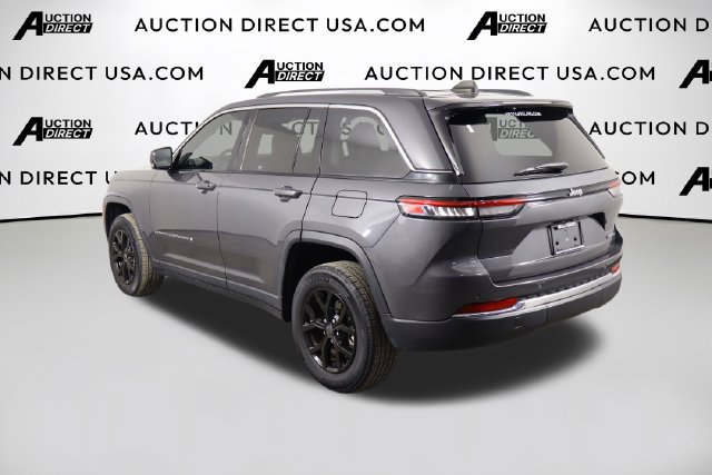 Used 2023 Jeep Grand Cherokee Limited RWD image 51