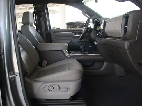 Used 2023 GMC Sierra 1500 SLT image 25