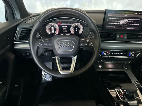 Used 2025 Audi Q5 2.0T Premium w/ Convenience Plus Package AWD/4WD image 14