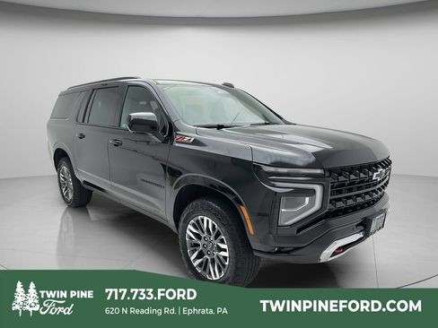 Used 2025 Chevrolet Suburban Z71 AWD/4WD image 1