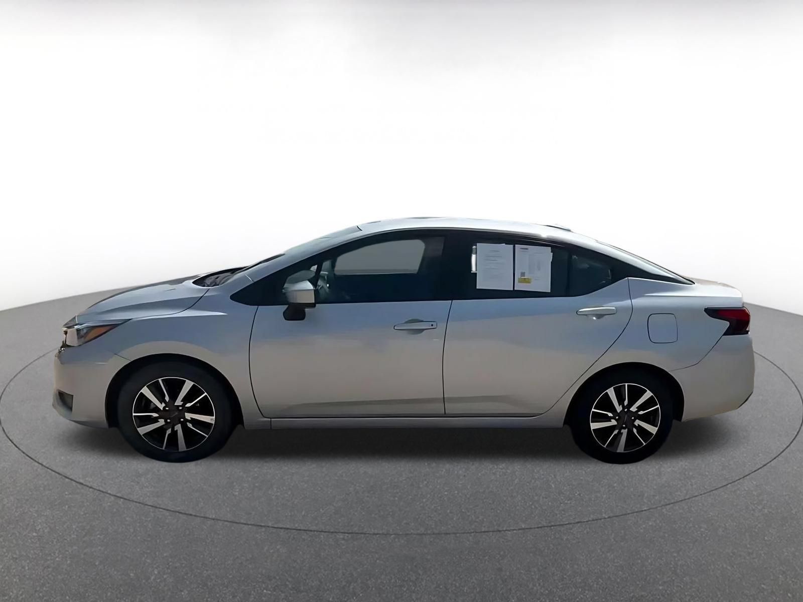 Used 2025 Nissan Versa SV FWD image 8