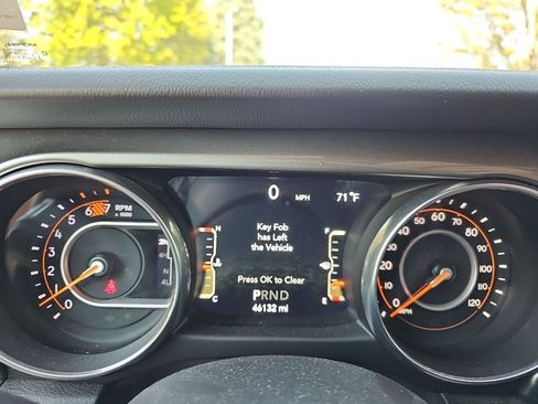 Used 2018 Jeep Wrangler Unlimited Sahara AWD/4WD image 22
