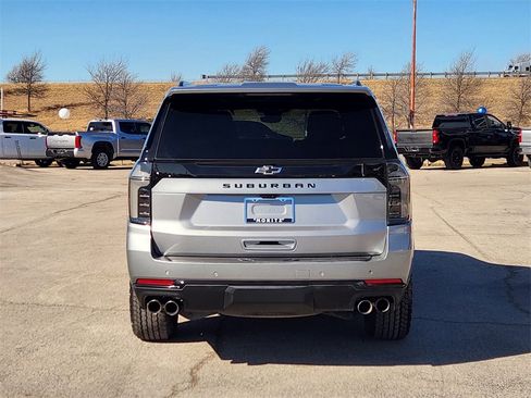 Certified 2025 Chevrolet Suburban Z71 w/ Z71 Off-Road Package image 6
