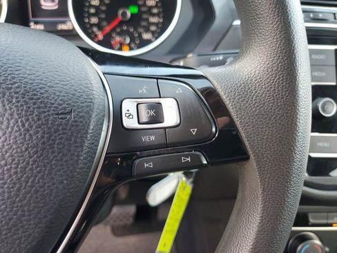 Used 2021 Volkswagen Tiguan S image 30