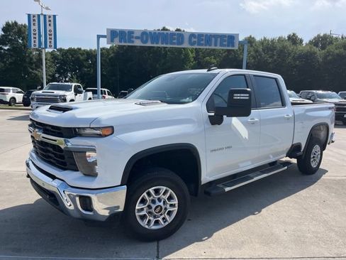 Used 2025 Chevrolet Silverado 2500 LT w/ Safety Package AWD/4WD image 3