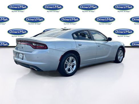 Used 2019 Dodge Charger SXT image 8