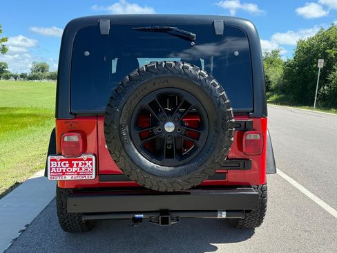 Used 2005 Jeep Wrangler Unlimited AWD/4WD image 8