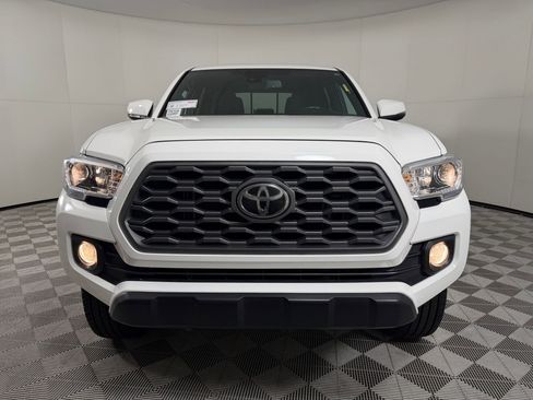 Used 2023 Toyota Tacoma TRD Off-Road w/ Black Out Package (TMS) AWD/4WD image 5