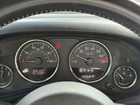 Used 2016 Jeep Wrangler Unlimited Rubicon image 12