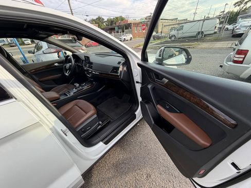 Used 2019 Audi Q5 2.0T Premium w/ Convenience Package AWD/4WD image 15