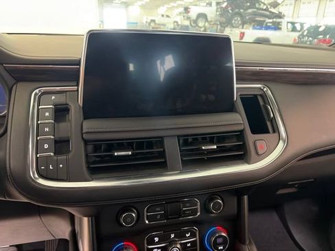 Used 2023 Chevrolet Suburban LT AWD/4WD image 17