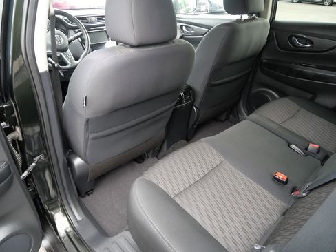 Used 2019 Nissan Rogue SV AWD/4WD image 23