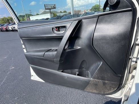 Used 2014 Toyota Corolla S image 19