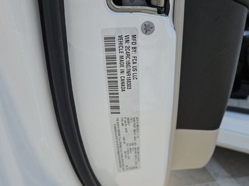 Used 2022 Chrysler Pacifica Touring-L image 22