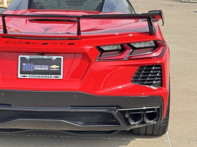 Used 2025 Chevrolet Corvette Stingray Premium Conv w/ Z51 Performance Package RWD image 7