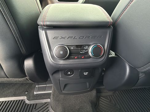 Used 2025 Ford Explorer ST AWD/4WD image 17