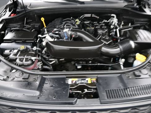 Used 2025 Dodge Durango GT AWD/4WD image 17