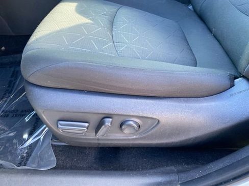 Used 2022 Toyota RAV4 XLE image 20