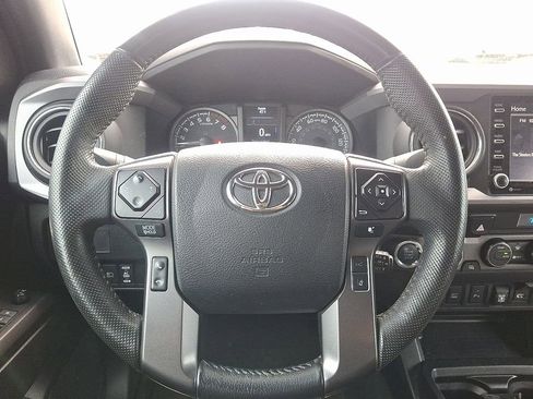 Used 2022 Toyota Tacoma TRD Off-Road w/ Technology Package image 18