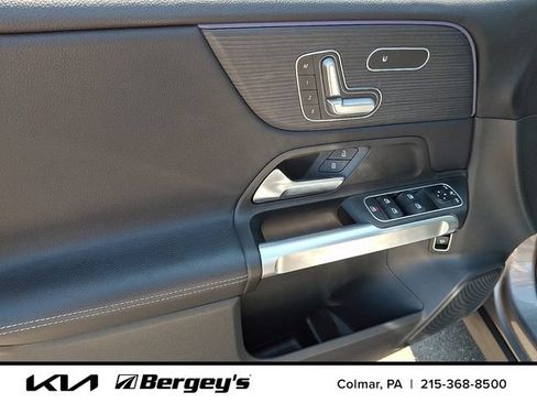 Used 2023 Mercedes-Benz GLB 250 4MATIC image 14