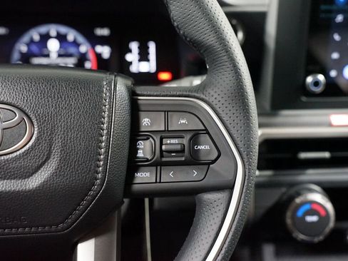 New 2026 Toyota 4Runner SR5 AWD/4WD image 15