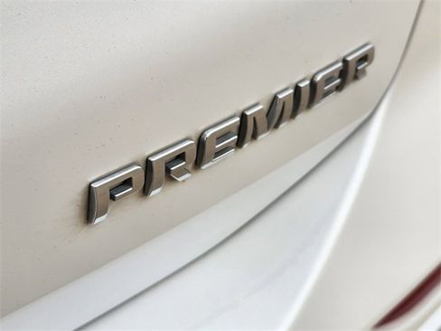 Used 2019 Chevrolet Equinox Premier image 10