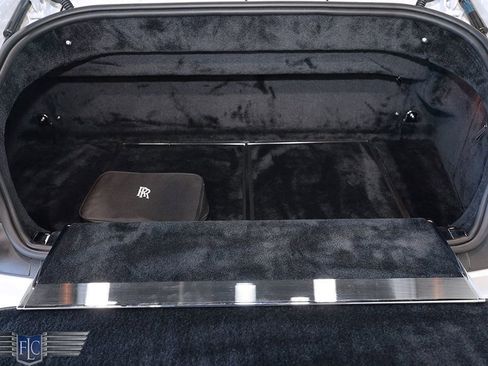 Used 2017 Rolls-Royce Phantom Drophead Coupe image 42