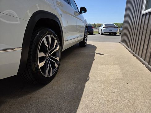 Used 2021 Volkswagen Atlas SEL R-Line AWD/4WD image 11