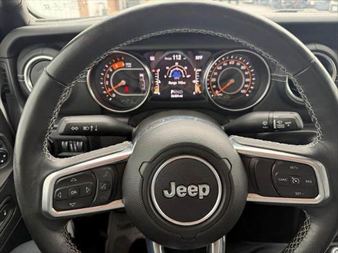 Used 2022 Jeep Gladiator Overland w/ Popular Equipment Package AWD/4WD image 10
