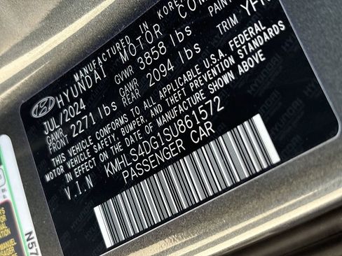 Used 2025 Hyundai Elantra SEL image 37