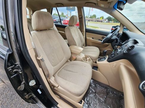 Used 2008 Kia Rondo EX w/ Premium Pkg image 16