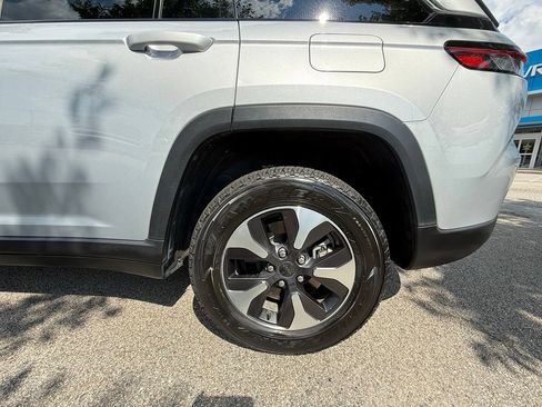 Used 2024 Jeep Grand Cherokee Limited 4xe AWD/4WD image 33