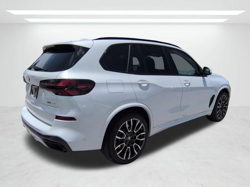 New 2026 BMW X5 xDrive40i w/ M Sport Package AWD/4WD image 4