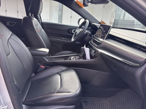 Used 2025 Jeep Compass Trailhawk w/ Trailhawk Elite Group image 16