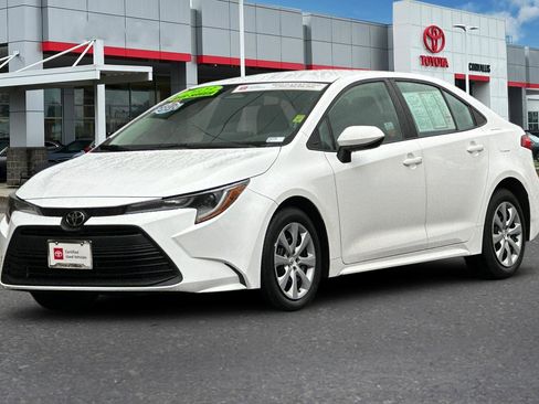 Used 2023 Toyota Corolla LE image 8