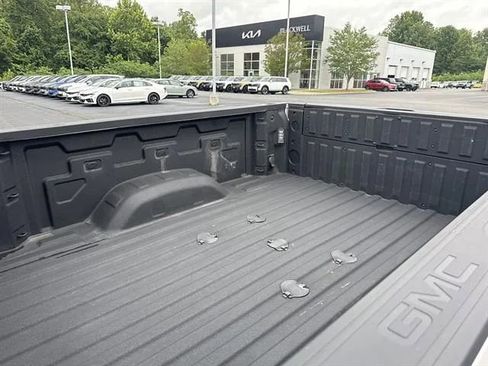 Used 2024 GMC Sierra 2500 Denali w/ Denali Reserve Package AWD/4WD image 18
