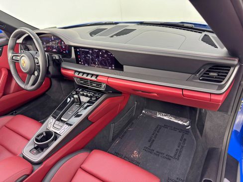 Used 2025 Porsche 911 Carrera image 13