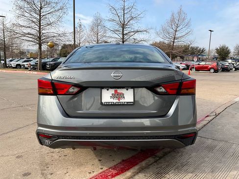 Used 2025 Nissan Altima 2.5 SV image 7