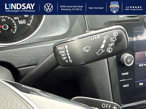 Used 2019 Volkswagen Golf SE image 20