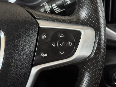 Used 2024 GMC Terrain SLE FWD image 28
