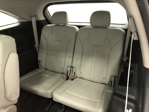 Certified 2024 Kia Sorento SX image 11